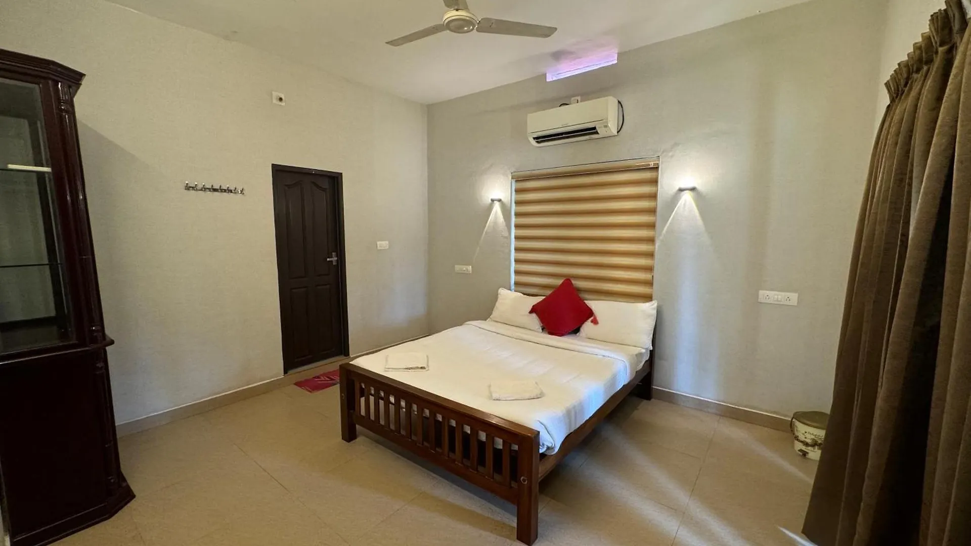 Theeram Riverside Holiday Home Māla