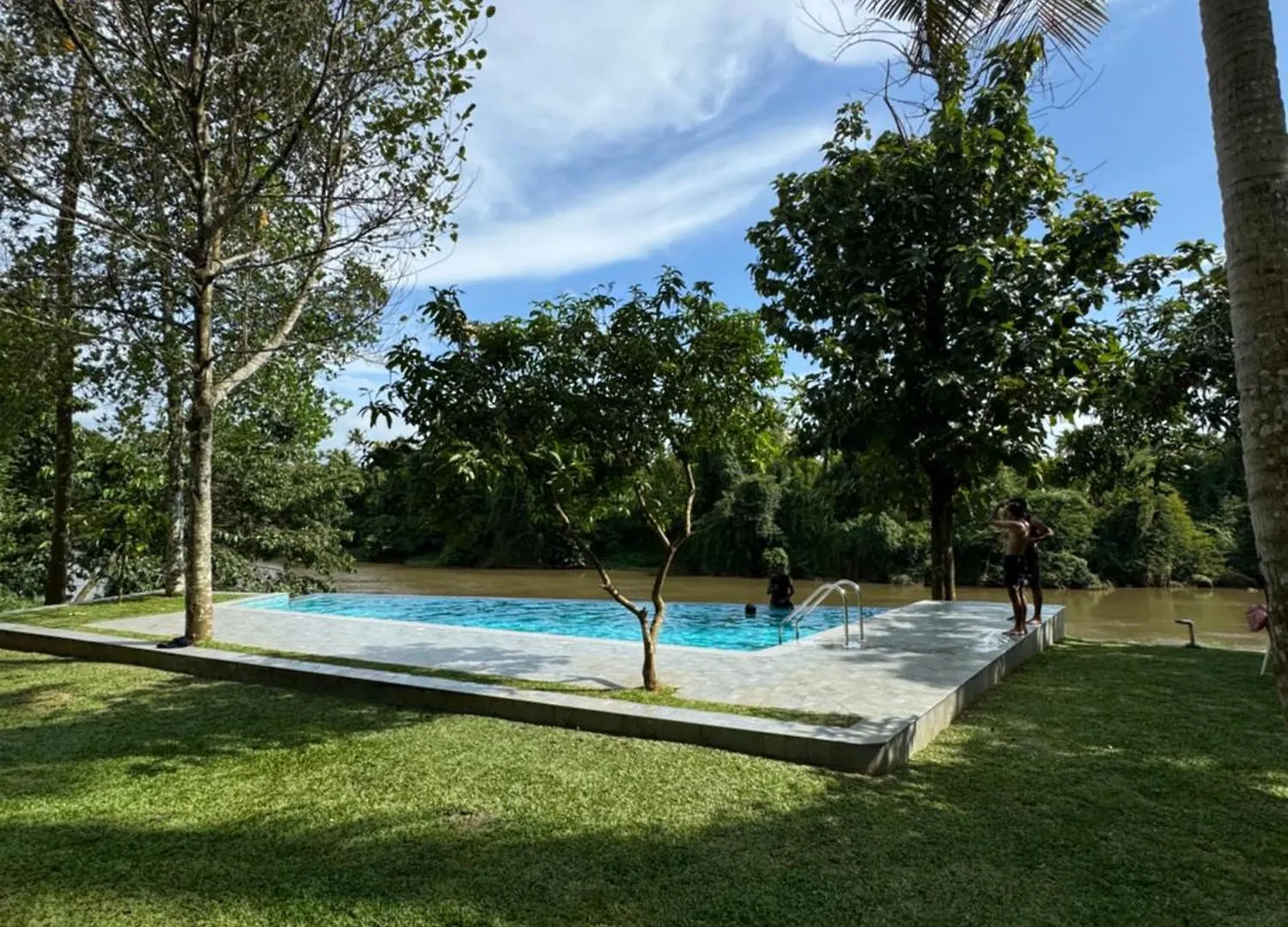 Theeram Riverside Holiday Home Māla