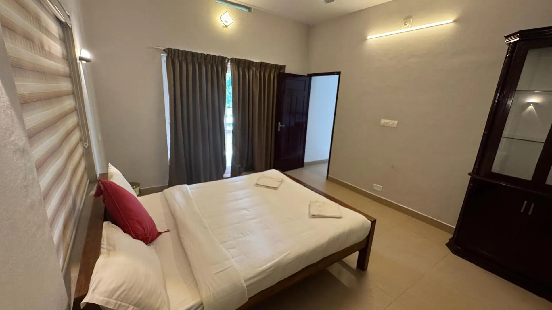 Theeram Riverside Holiday Home Māla India